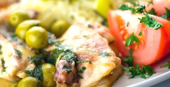 Тушеная курица с фенхелем и оливками