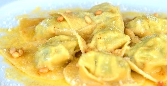 Тортелли с рикоттой и шпинатом