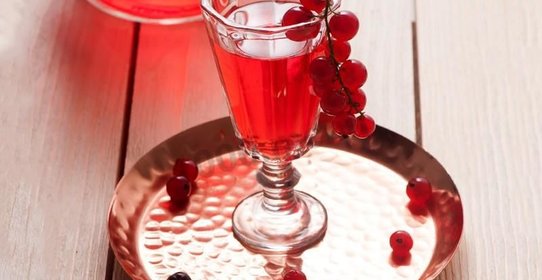 Домашняя наливка из красной смородины