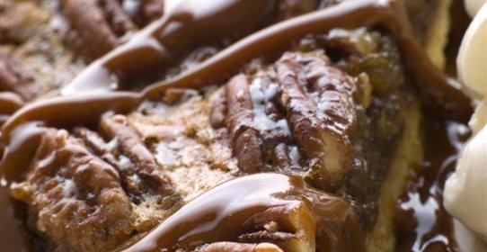 Тарт с кленовым сиропом и орехами пекан