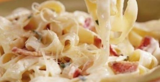 Фетучини с ветчиной и грибами