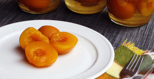 Персики в сиропе