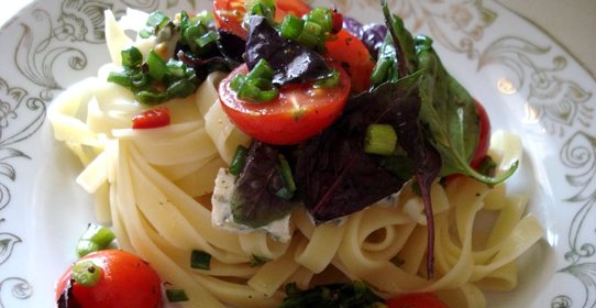 Тальятелле с сыром Горгонзола и обжаренными грецкими орехами