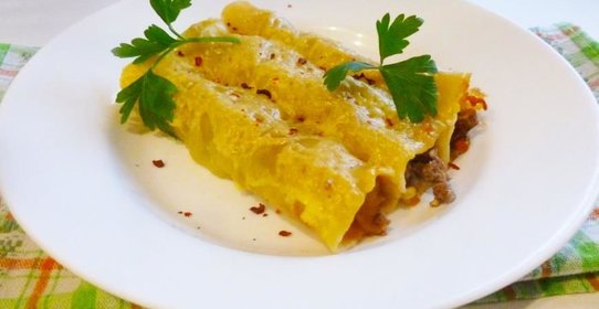 Каннеллони с говядиной и яблоком