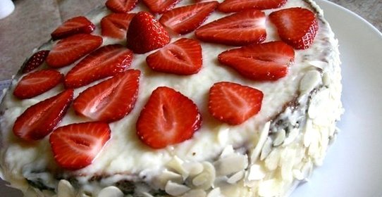 Торт Клубничный поцелуй