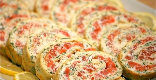 Рулет с семгой и зеленью