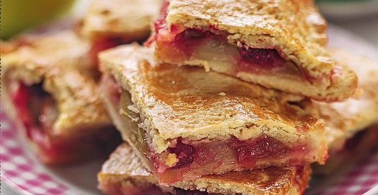 Яблочный пирог с клюквой