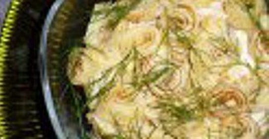 Салат с блинчиками