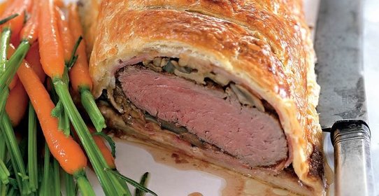 Биф Веллингтон с морковью в глазури