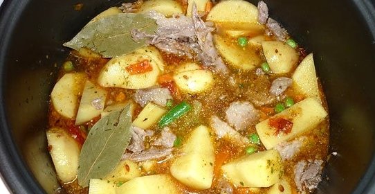 Картофель с овощами в мультиварке