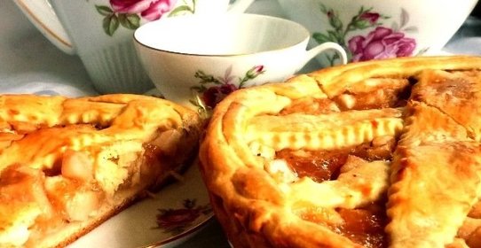 Домашний пирог с яблоками
