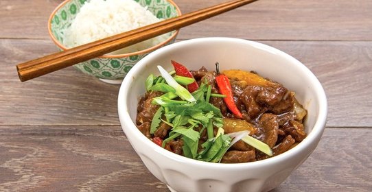 Баранина с овощами по‑китайски на жасминовом рисе