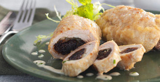 Рулетики из индейки с черносливом в мультиварке