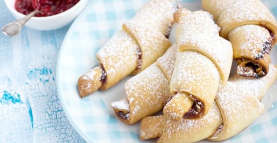 Рогалики с малиновым вареньем