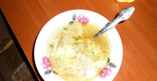 Куриная лапша с зеленым луком и яйцом
