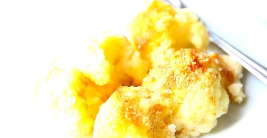 Запеченная цветная капуста под сливочно-сырным соусом