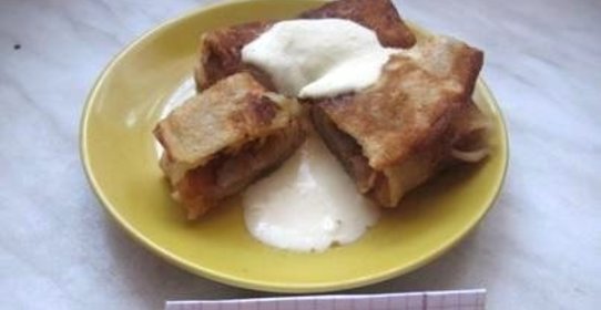 Домашние блинчики с яблоком и корицей