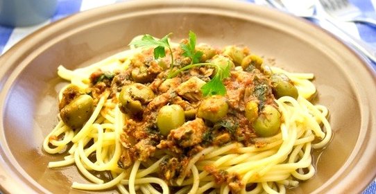 Спагетти с тунцом
