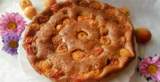 Пирог с абрикосовым вареньем