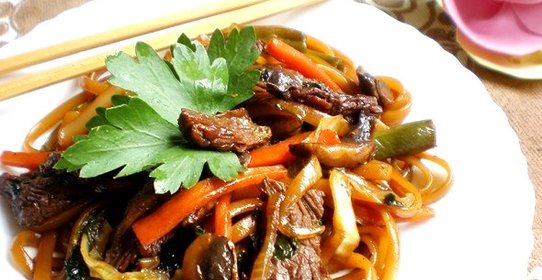 Лапша удон с говядиной