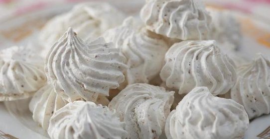 Безе с кардамоном