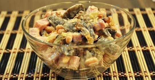 Салат с белой фасолью консервированной