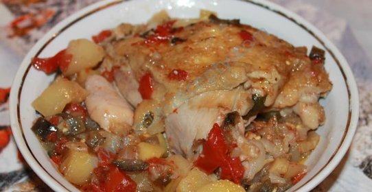 Курица с помидорами и баклажанами