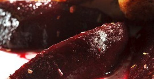 Печеная свекла в бальзамической глазури и апельсиновой цедре
