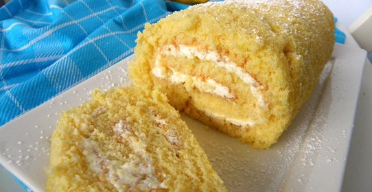 Лимонный бисквитный рулет