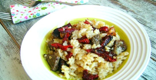 Паста с курицей и печенью