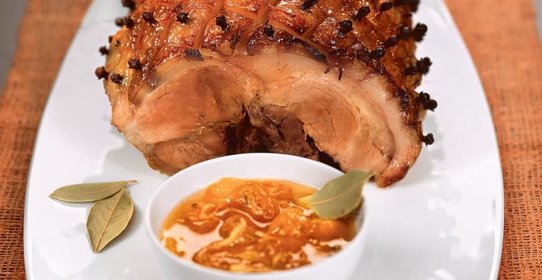 Рождественская свинина в имбирной глазури