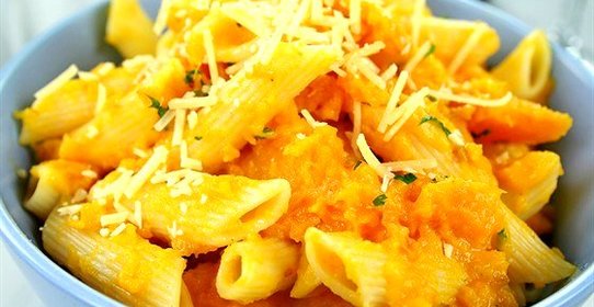 Макароны с тыквой и луком
