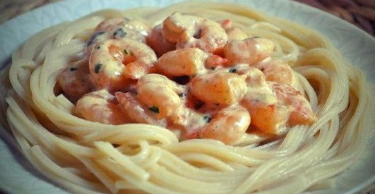 Спагетти с креветками в сливочно-коньячном соусе