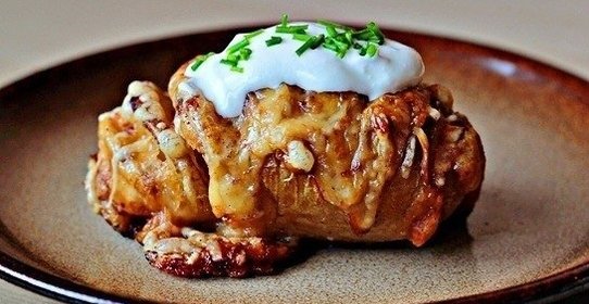 Печеный картофель с сыром
