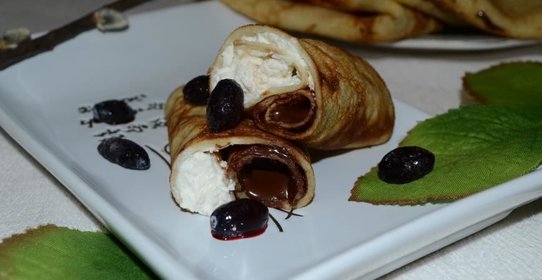 Блины с двойной начинкой дрожжевые