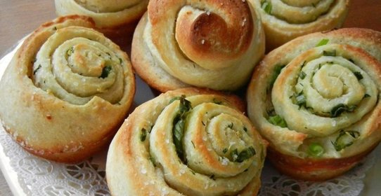Луково-чесночные рогалики