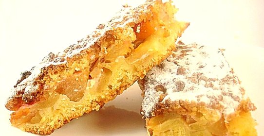 Песочный яблочно-абрикосовый пирог