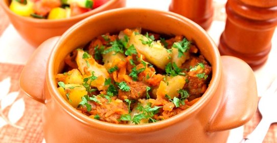 Горшочки с мясом и картофелем