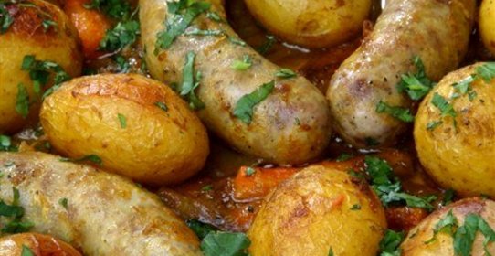 Печеный картофель с колбасками