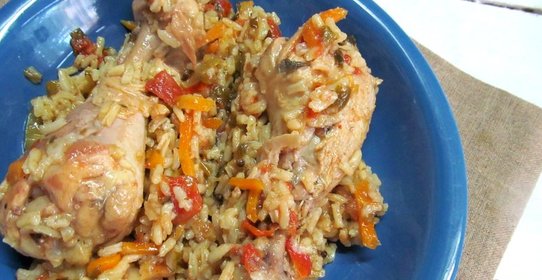 Куриные ножки с овощами и рисом в мультиварке