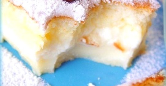 Нежные пирожные в сахарной пудре