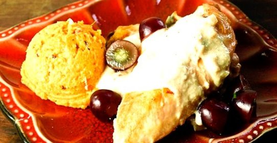 Курица под сливочным соусом