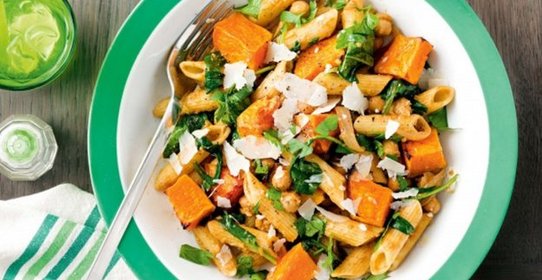 Острая паста с нутом и шпинатом