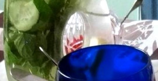 Напиток имбирный с огурцами и мятой