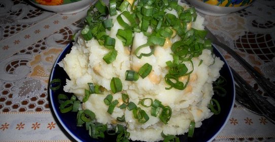 Картофельное пюре с зеленым горошком