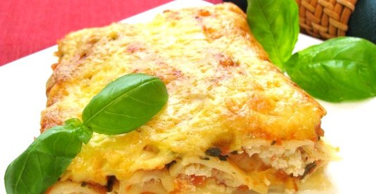 Каннеллони, фаршированные фетой и помидорами