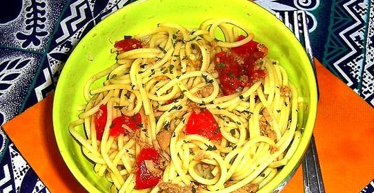 Спагетти с тунцом