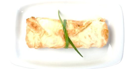 Гречневые блины с яйцами, ветчиной и грюйером