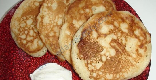 Вкусные оладьи на кефире с добавками