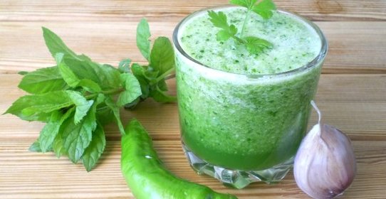 Зеленый коктейль для сыроедов